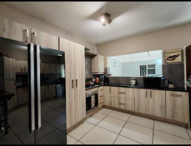 3 BEDROOM TOWNHOUSE FOR SALE IN THREE RIVERS PROPER
